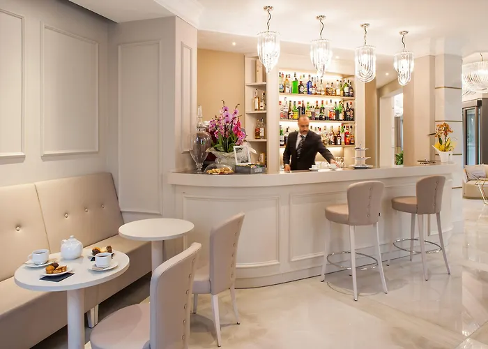 Отель Dei Fiori Restaurant - Meeting & Алассио