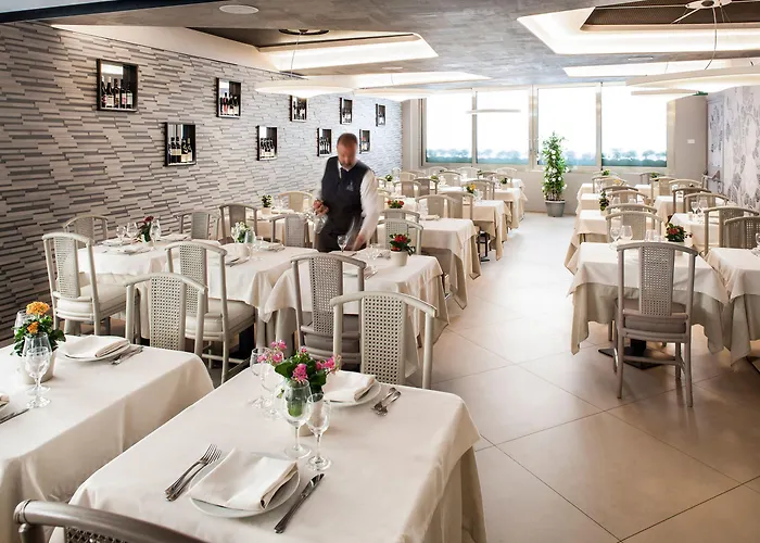Отель Dei Fiori Restaurant - Meeting & Алассио