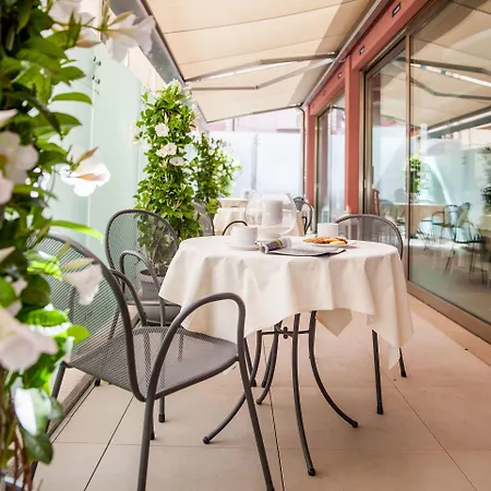 Dei Fiori Restaurant - Meeting & ホテル アラッシオ