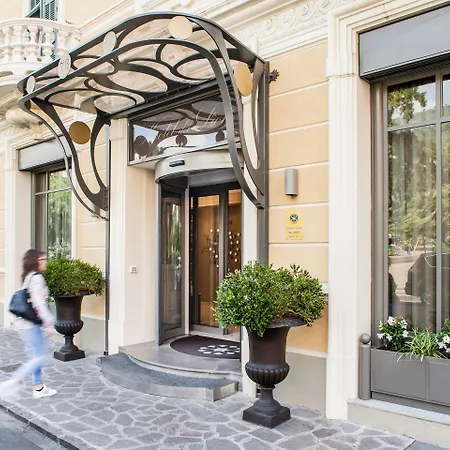 Dei Fiori Restaurant - Meeting & ホテル 3*