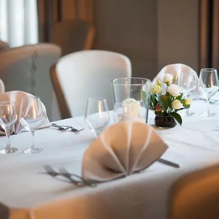 Dei Fiori Restaurant - Meeting & ホテル 3*